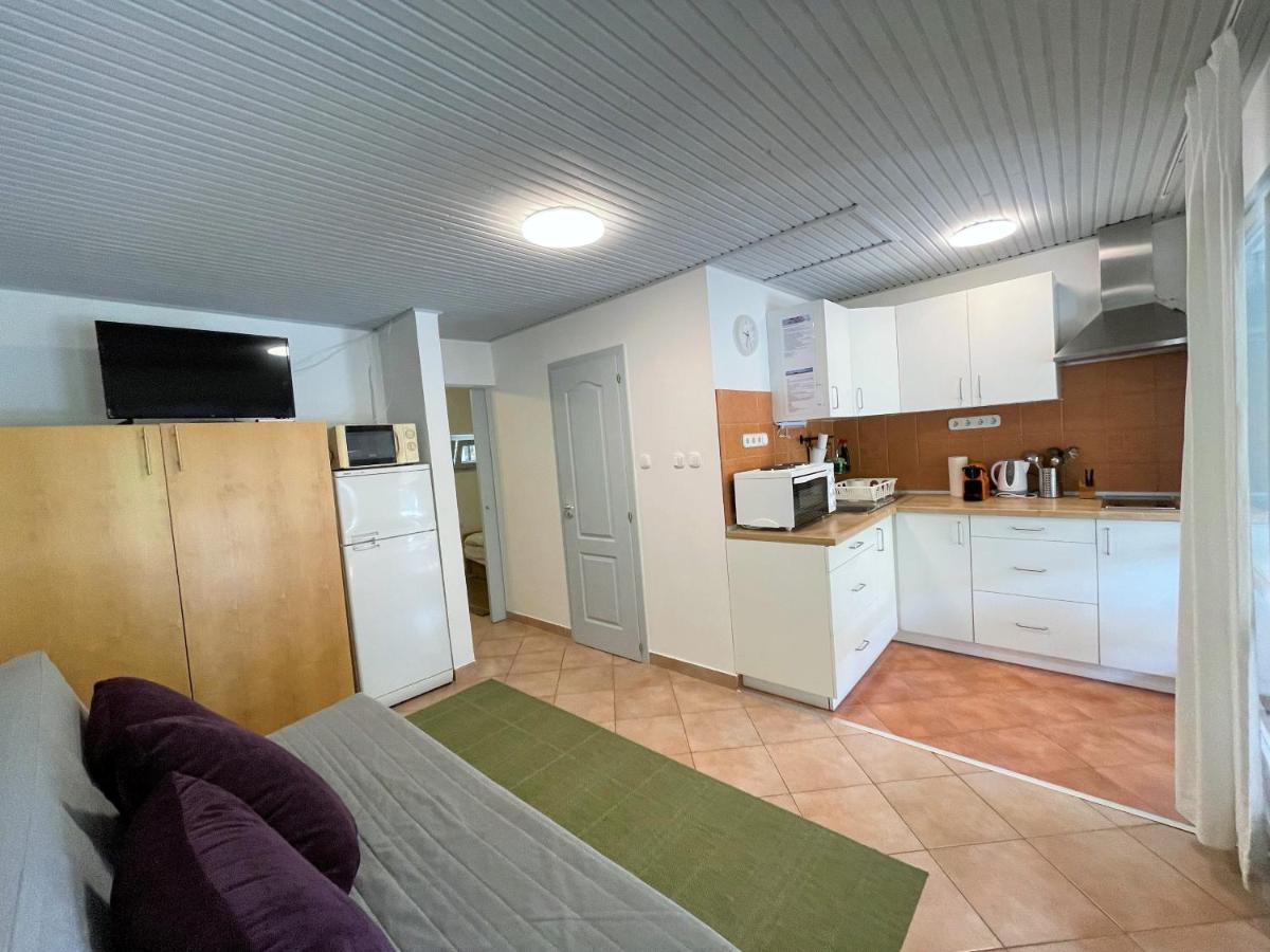 Appartement Iker Nyaralo Balatonfenyves Extérieur photo